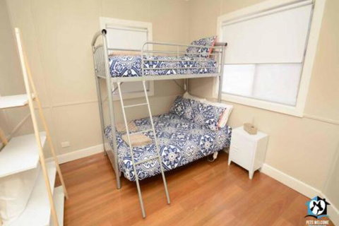 Just Renovated 2BR Cottage In Heart Of Wentworth - Accommodation NSW 0