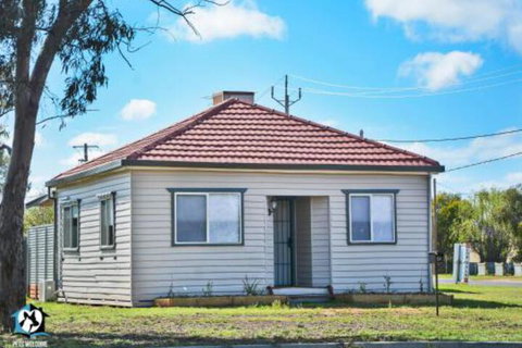 Just Renovated 2BR Cottage In Heart Of Wentworth - Accommodation NSW 3
