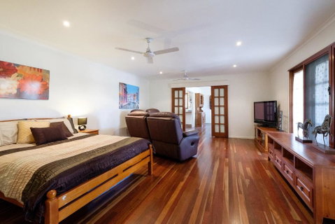 Home At Southside Central - Accommodation NSW 6