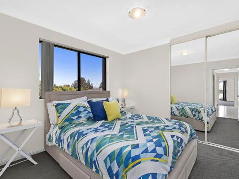 McGirr Penthouse Apartment - Accommodation NSW 4