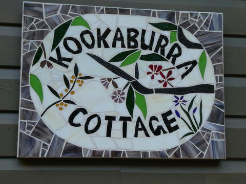 Kookaburra Cottage At Uralba Eco Cottages - Accommodation NSW 2