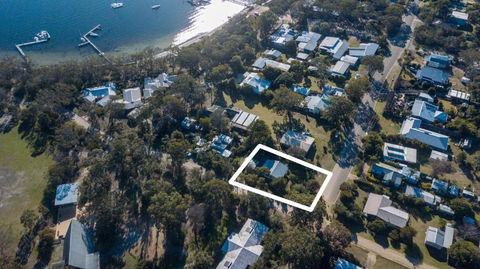 Kambera Pet Friendly Cottage On Raymond Island - Accommodation NSW 3