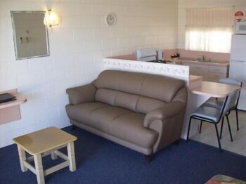 Black Swan Motor Inn - Accommodation NSW 6