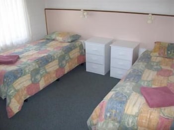 Black Swan Motor Inn - Accommodation NSW 4