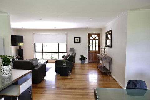 Belford House - Accommodation NSW 4