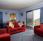 Anchorage 7 Beautifully Renovated Close to Rockpool - Accommodation NSW