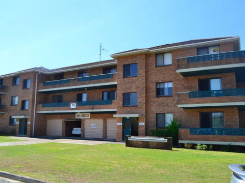 Seabreeze 4 Opposite Bowling Club - Accommodation NSW 2
