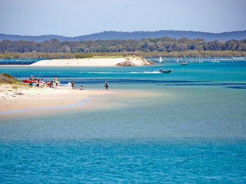 Champagne Court 1 With Water Views - Accommodation NSW 2