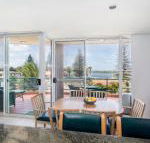 Castillo Del Mar 10 Lake View Roof Terrace with Spa - Accommodation NSW