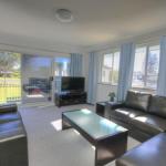 45 Wharf Street Whole House - Accommodation NSW 1