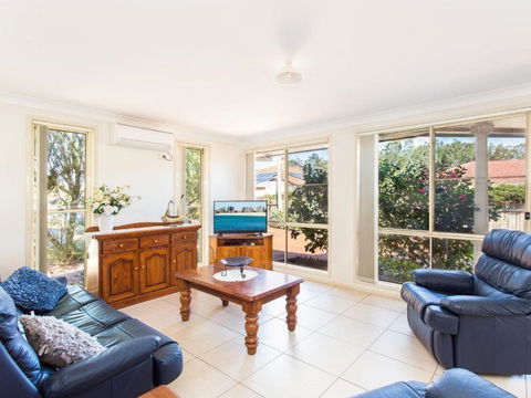 1 / 4 Huntly Close - Accommodation NSW 6