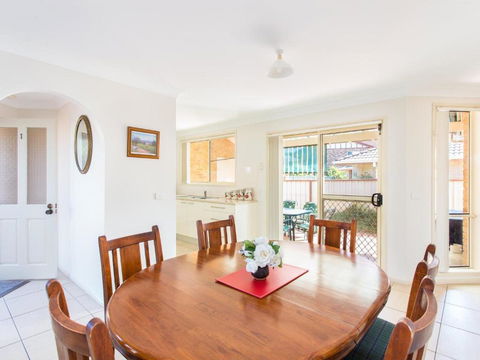 1 / 4 Huntly Close - Accommodation NSW 2
