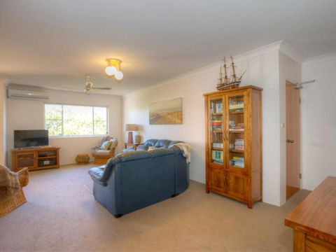 St James 6 Stylish Airconditioned Retreat - Accommodation NSW 6