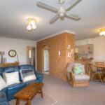 St James 6 Stylish Airconditioned Retreat - Accommodation NSW 1