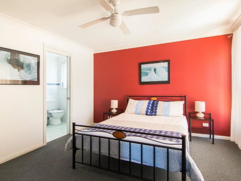 1 / 54 Parkes Airconditioned - Accommodation NSW 2
