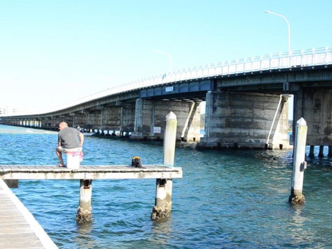 1 / 54 Parkes Airconditioned - Accommodation NSW 3