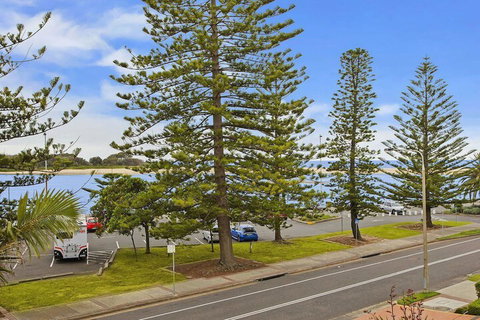 Caesars Palace 4 - Accommodation NSW 5