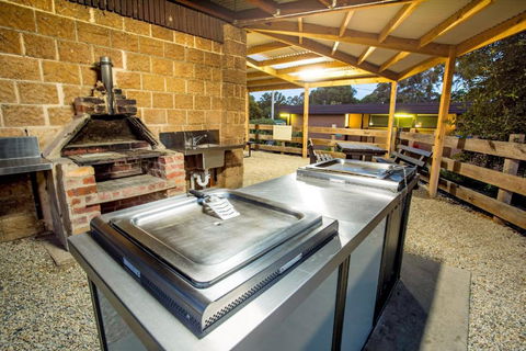Castlemaine Gardens Luxury Glamping - Accommodation NSW 3
