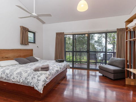 Dux Nutz - Accommodation NSW 4