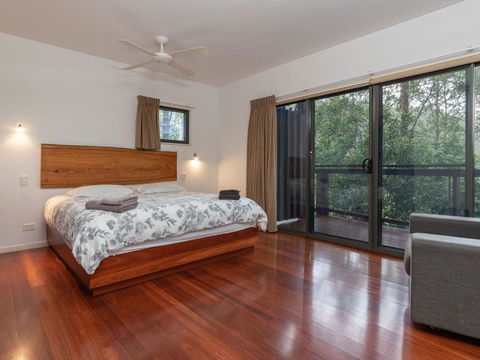 Dux Nutz - Accommodation NSW 5