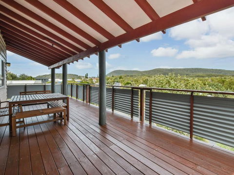 The Pole House - Accommodation NSW 2