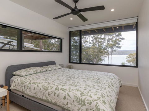 Seashells Lakeside Holiday Perfection - Accommodation NSW 4