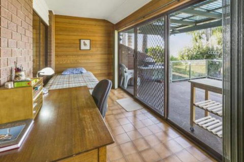 Eagle Point Getaway Waterfront Serenity! - Accommodation NSW 2