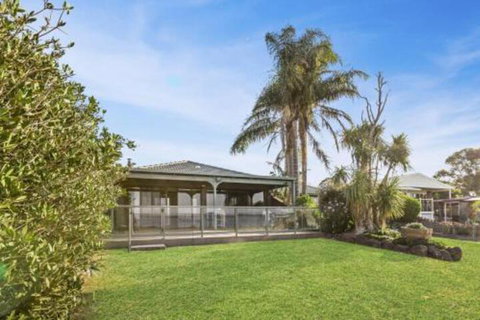 Eagle Point Getaway Waterfront Serenity! - Accommodation NSW 6