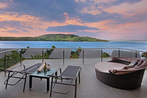 Yacht Club Villa 33 Serenity 4 Bedroom 4 Bathroom House Ocean Views 2 Buggies - Accommodation NSW 3