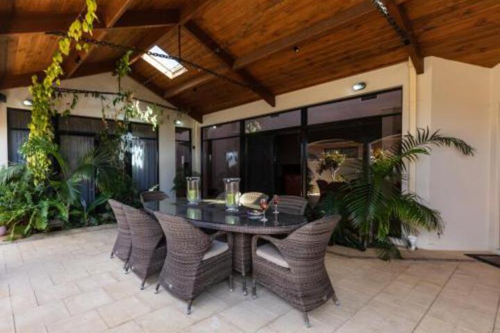 Utakarra WA Accommodation NSW