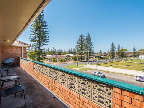 Seabreeze 5 Opposite Bowling Club - Accommodation NSW 5