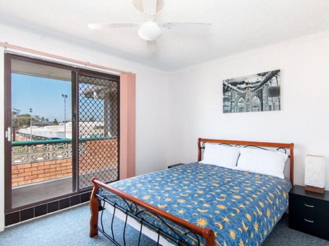 Seabreeze 5 Opposite Bowling Club - Accommodation NSW 2