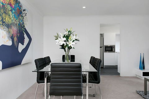 Newly Renovate Immaculate Cremorne One Bedroom Apartment CREM4 - Accommodation NSW 2