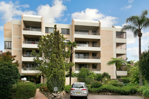 Newly Renovate Immaculate Cremorne One Bedroom Apartment CREM4 - Accommodation NSW 0
