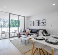 Executive Luxury Apt With Parking Next to Station - Accommodation NSW