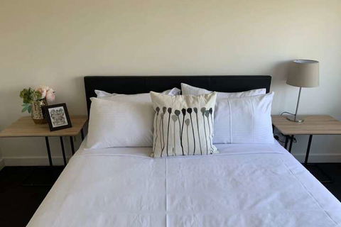 Delicate Bundoora Townhouse 10 - Accommodation NSW 6