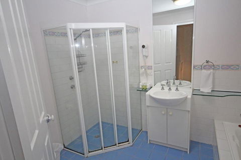 Paradise Waters No. 13 - Accommodation NSW 2