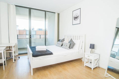 Stylish And Minimalism Apartment In North Ryde - Accommodation NSW 2