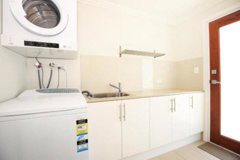 Calming Waters Pet Friendly 3 Min Walk To Beach - Accommodation NSW 6