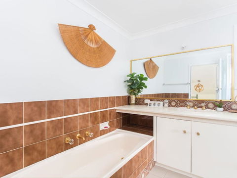 Waterfront At Point Road - Accommodation NSW 1
