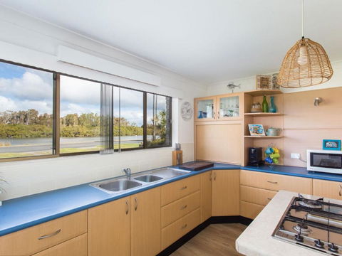 Waterfront At Point Road - Accommodation NSW 5