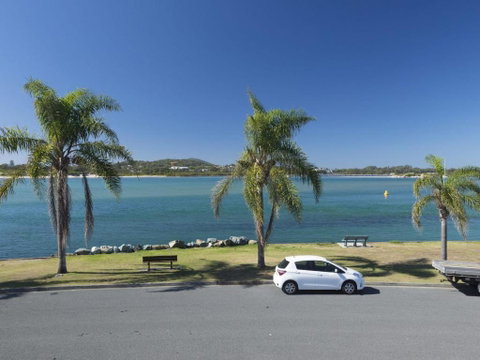 Lakeside Flats 1 - Accommodation NSW 3