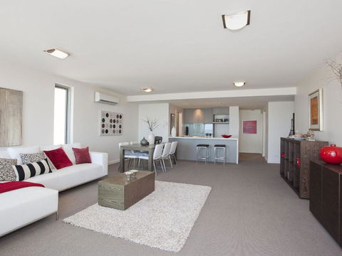 POINT GREY APARTMENT 14 The Point - Accommodation NSW 2