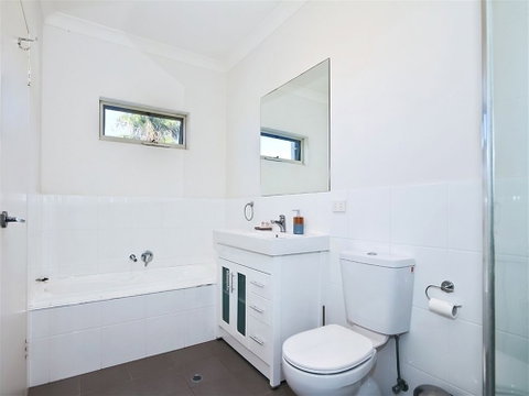 Blue Zone - Accommodation NSW 5