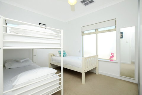 Blue Zone - Accommodation NSW 3