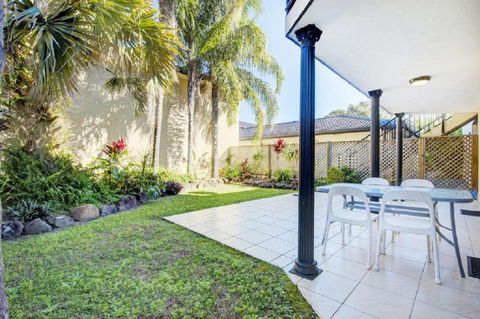 Somerset One - Accommodation NSW 2