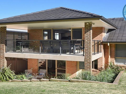 Sunset Over Neptune Pet Friendly 5 Min To Beach - Accommodation NSW 5