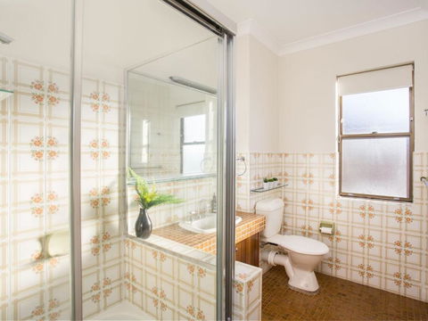 Villa Bianca 10 Opposite The Tanks - Accommodation NSW 5