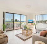 Villa Bianca 10 opposite the Tanks - Accommodation NSW