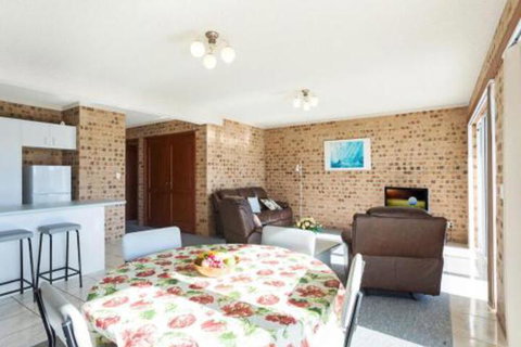 Crystal Waters Unit 2 - Accommodation NSW 5